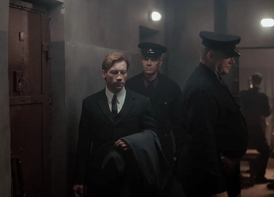 Тюремная сцена из фильма 'Sound of the Falling'