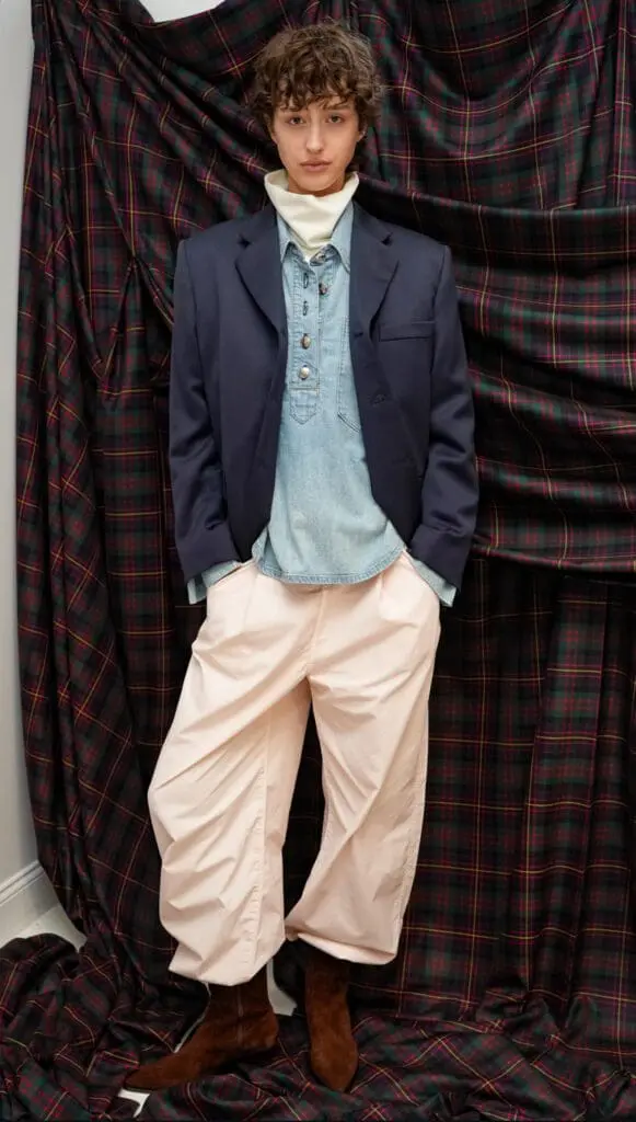 Rùadh menswear model in navy blazer and cream trousers NYFW