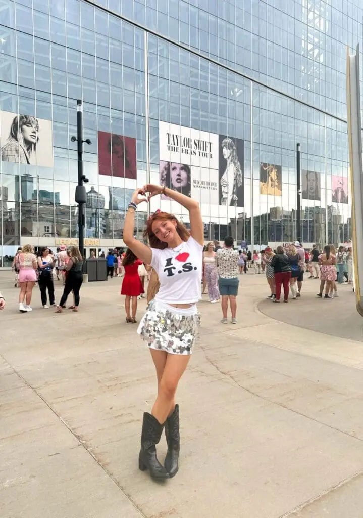 Taylor Swift Eras Tour fan outfit cowboy boots