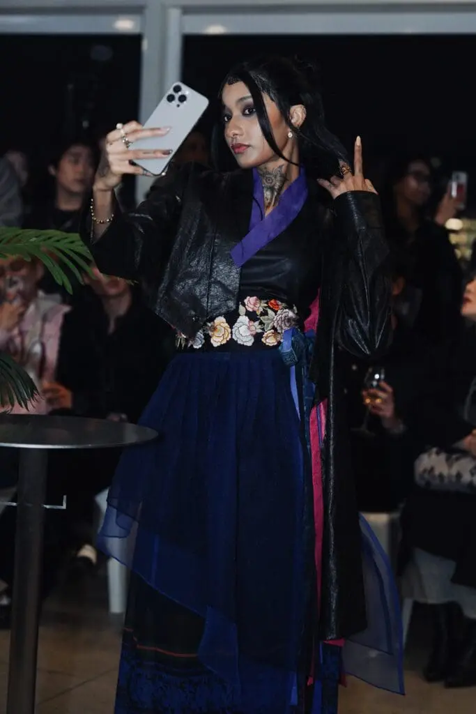 yongdae-seoul-runway-look-dark-gown-and-patterned-cape