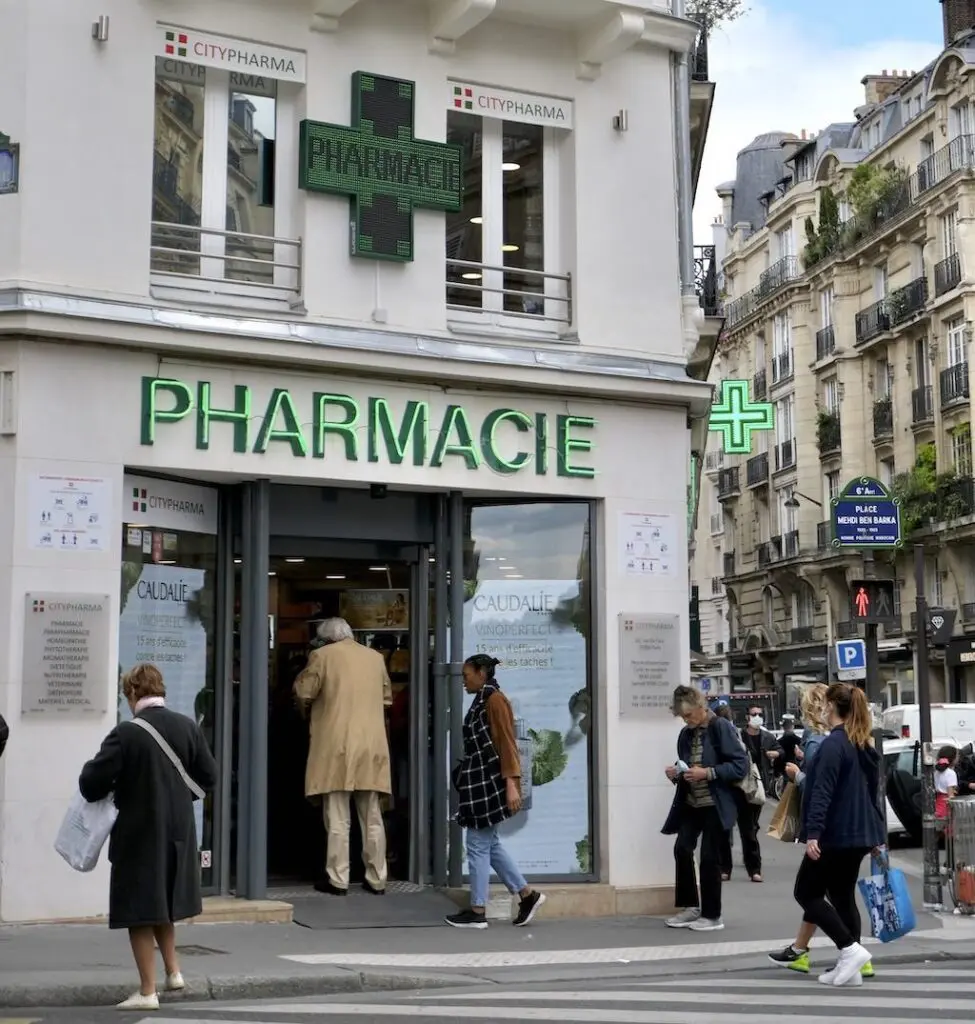Citypharma Paris pharmacy entrance with green cross sign